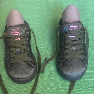 Puma Olive and Pink Casual Sneakers